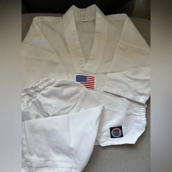 Pro Force Taekwondo Uniform - Picture 2 of 6